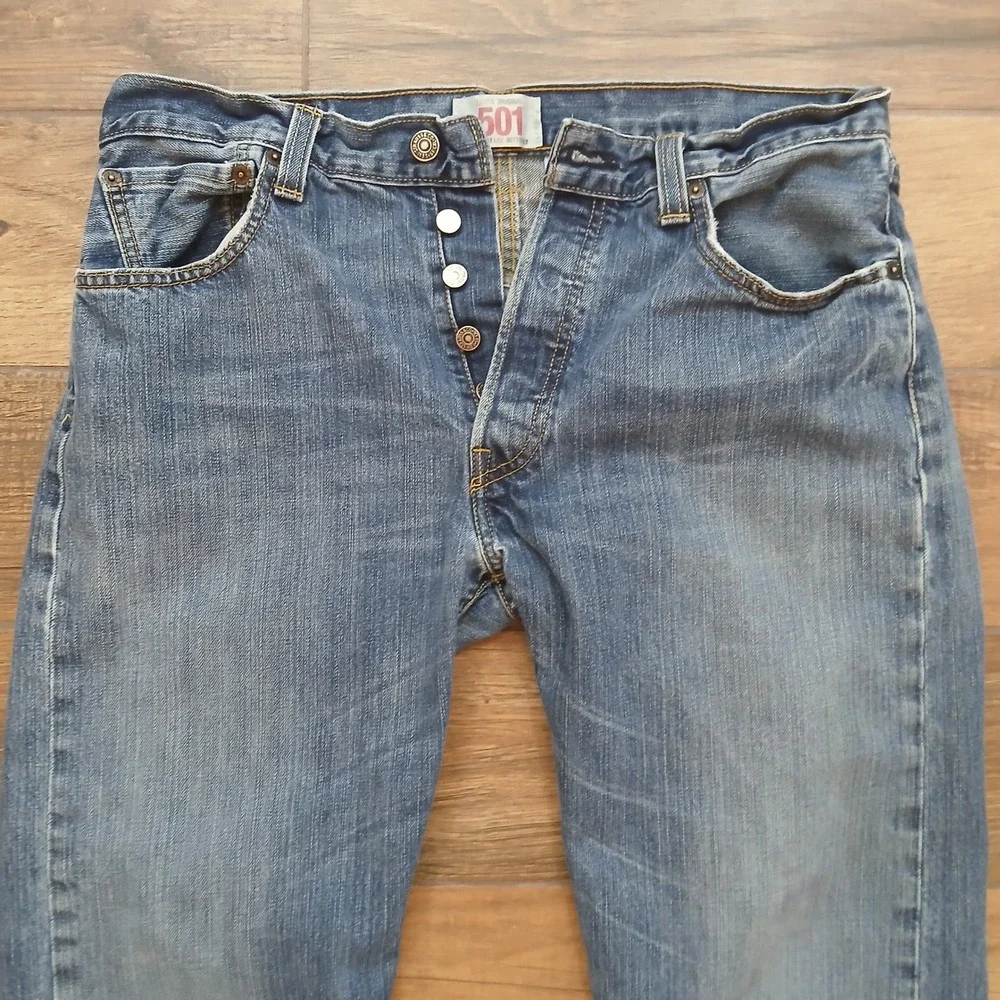 Levis 501 Jeans Mens 34x32 (FITS 32x30) Blue Straight Leg Button Fly Denim
